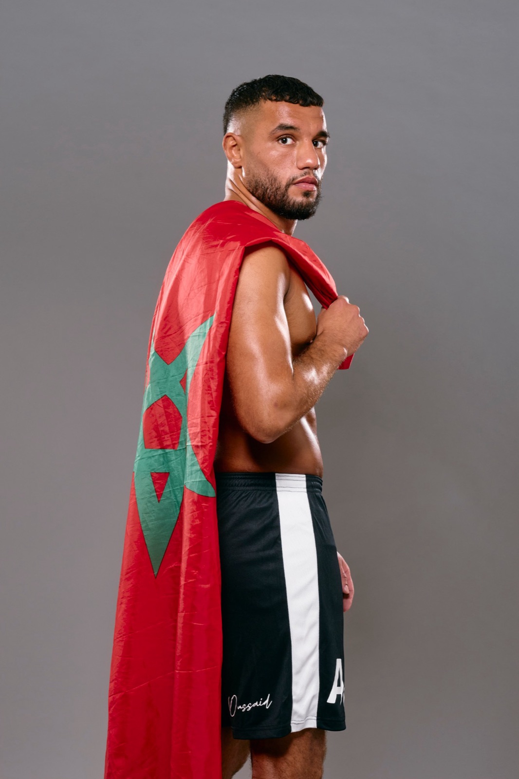 Oussaïd Abdellah, drapeau du Maroc sur l'épaule